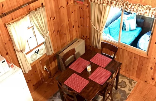 Leeds Cottage | Very Family Friendly Newly Updated Cottage on Androscoggin Lake