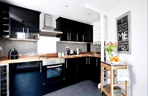 Kennington Apartment | Very large zone1 Central Apt *slps 6 - Roof Terrace + Super Wifi