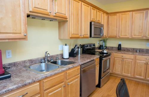 Kreole Apartment | Very Nice 3BR 2BA Balcony & Peaceful Neighborhood -H-