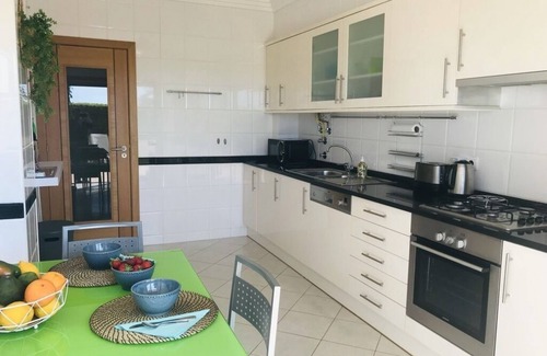 Armacao de Pera Apartment | Very nice apartment with all comforts, south-facing terrace, sea view, swimming pool, beach on foot.