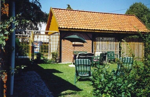 Neu Bleckede House | Very nice, restored timbered house with private garden and wooden sauna