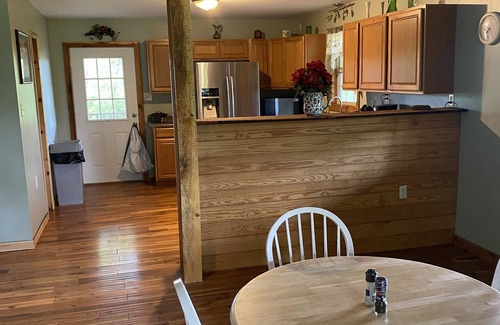 Saint Helens House | Very peaceful 3 bedroom, 2 1/2 baths cabin within minutes of RRGorge and NB.