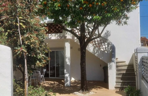 Les Platanes House | Very quiet family home a stone's throw from the town center.