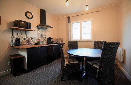 Antonne-et-Trigonant Apartment | Very spacious garden apartment near swimming pool Grand Périgueux