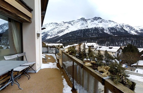 Champfer Apartment | Very spacious, tastefully furnished 5-room-maisonette-apartment with a big balco