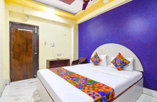 Dumdum Hotel | Via N