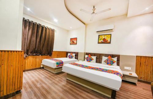 Azadpur Hotel | Via Shri Sai DX - Nr Adarsh Nagar Metro