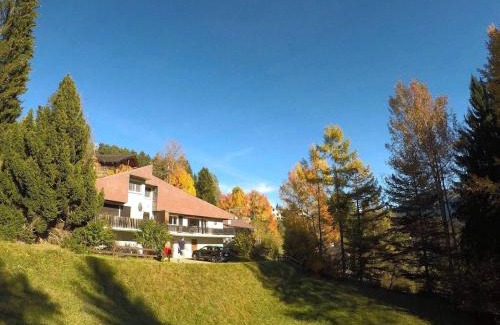 Laax Ski Chalet | Via Valla - Spacious Open-plan and Peaceful Chalet in Salums