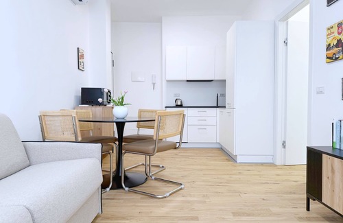 Turro Apartment | Viale Monza A Suite - Bilo grande - 15 min dal Duomo