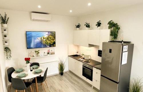 Szekesfehervar Apartment | VIBE S32 Apartman,AC,Free Parking