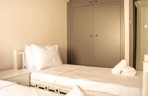 Old Town Apartment | Vibrant and Central Flat near Kordon in Alsancak