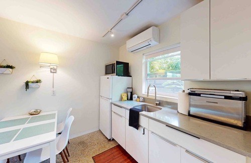 St. Pete Beach Apartment | Vibrant Beach Studio #1-more units also available