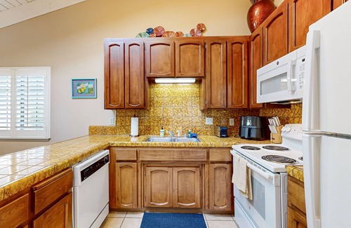 Beach Hill - Beach Flats House | Vibrant home with breathtaking views & convenient location
