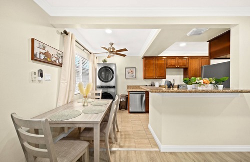 Monterey Park House | Vibrant & Refreshing ~ 12 min to Downtown LA