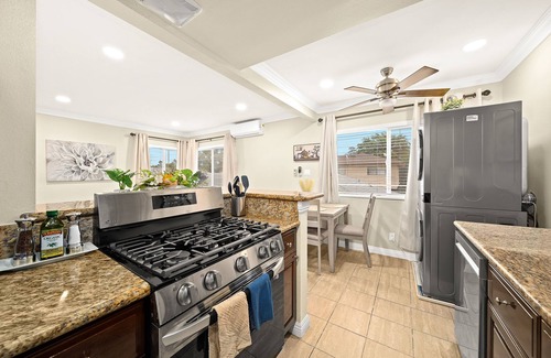Monterey Park House | Vibrant & Refreshing ~ 12 min to Downtown LA