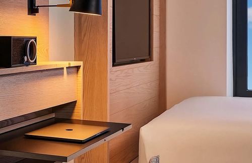 Washington Heights Hotel | Vibrant Stay in New York! Short Drive to Metropolitan Museum of Art