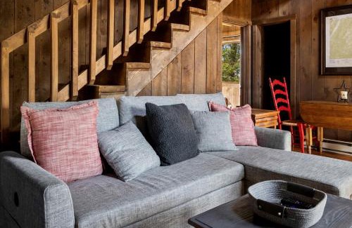 Mathias House | Vibrant Woodland Cabin Sanctuary near Great Cacapon River in West Virginia