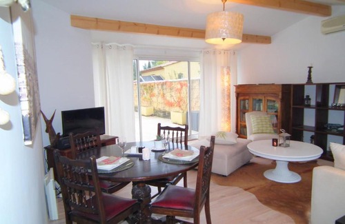 Aubais Villa | VICHELDA Cottage In The Sun