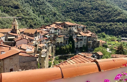 Rocchetta Nervina Apartment | Vicino al cielo- Near the sky, light-filled oasis of calm for relaxed days