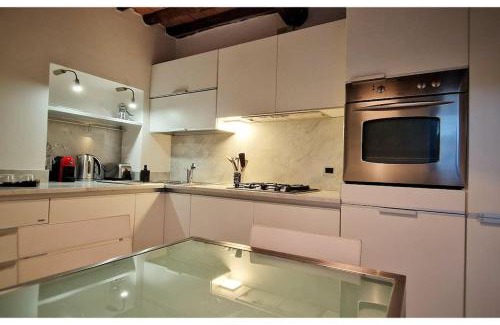 Carrara Apartment | Vicolo Bugliolo 10 - HOME B&B