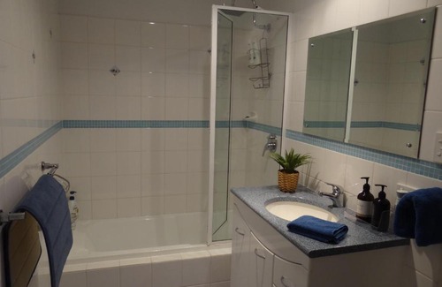 Victor Harbor Apartment | Victor Holidays