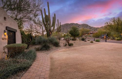 Paradise Valley Village House | Victor Hugo Phoenix