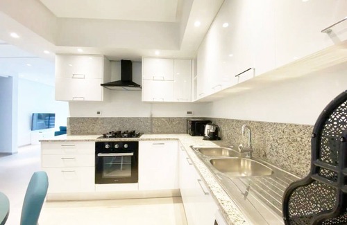 La Marsa Apartment | Victor Hugo