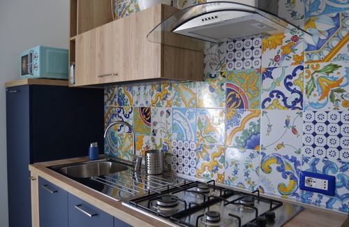 Torre Annunziata Apartment | Victoria Apartments: Capri | 5 mins from Pompeii Ruins
