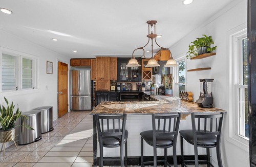 Westside Norwich House | Victorian 4BR/2BA Modern Home