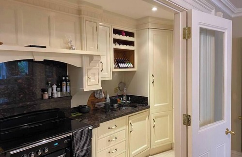 Dublin Apartment | Victorian Retreat Suite