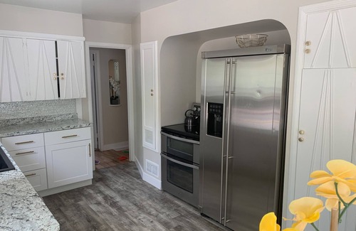 Sparks House | Victorian Square Villa next the Nugget Casino & Minutes from Downton Reno!