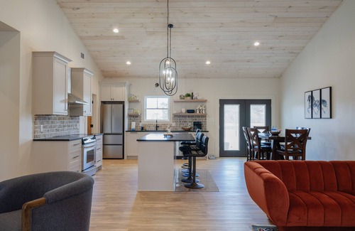 Wagener House | Victory Reins- Quiet Country Stay Near Aiken, Pet Friendly + Parking