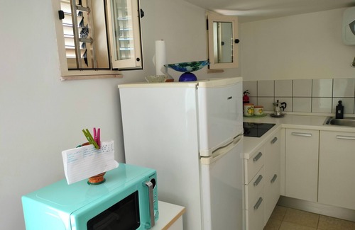 Chiesiola Apartment | VIESTE: SCALINATELLA AT SEApanoramic, central, 3-minute walk to the beach
