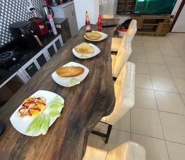 Hang Bac Hostel | Viet Vintage Hostel n Pub - Soft mattress - Free Breakfast
