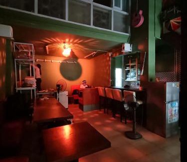Hang Bac Hostel | Viet Vintage Hostel n Pub - Soft mattress - Free Breakfast