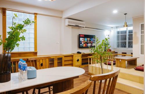 Hang Bai Apartment | VietHOME- 201 The Healing Apartment for Group-Netflix