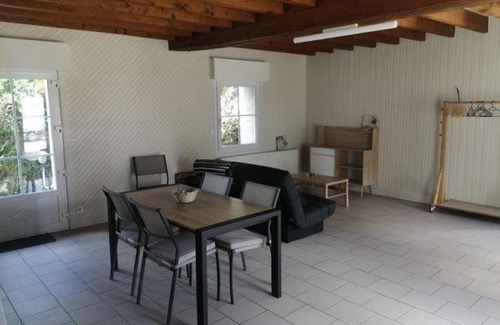 Guilly House | Vieux-Port à 45600 Bouteille