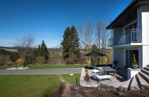 Schauenstein Apartment | View & Garden Villa Schauenstein