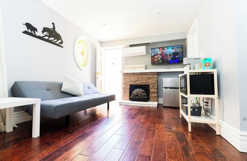 View Park-Windsor Hills Apartment | View Park Angeles with Private Pool