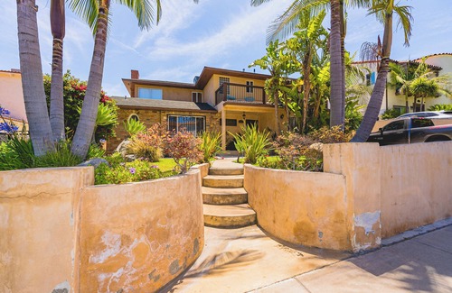 View Park-Windsor Hills Apartment | View Park Angeles with Private Pool