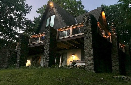 Wells Ski Chalet | Views! AC, Entire Chalet, all 18 Acres, 1gig Wi-Fi