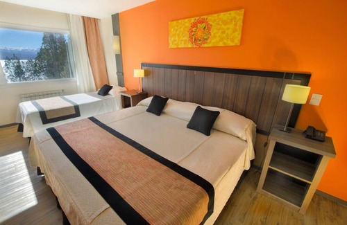 San Carlos de Bariloche Hotel | Views & Comfort: Room near Nahuel Huapi Lake with Fitness Center and Hot Tub
