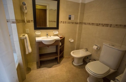 San Carlos de Bariloche Hotel | Views & Comfort: Room near Nahuel Huapi Lake with Fitness Center and Hot Tub