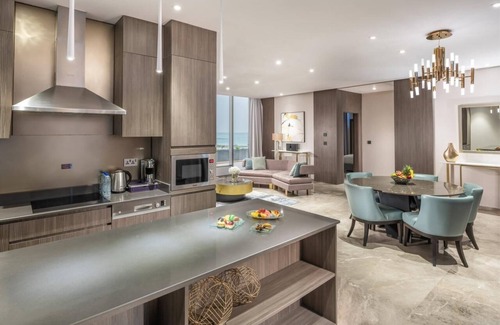 Bay La Sun Apartment | Views Hotel & Residences