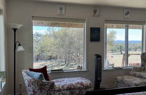 Wimberley Cabin | Views, Views, Views-A Treehouse Retreat
