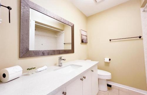 Vaughan House | Vihome-136-Charming and Tranquil Home Near HWY400 & Wonderland