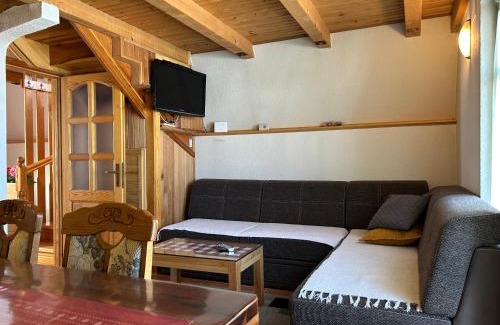 Canton 10 House | Vikendica Mati