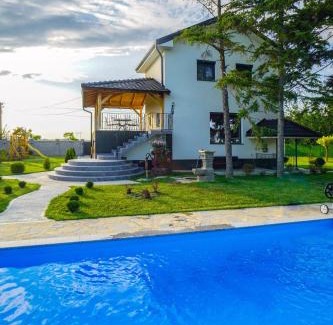 Stari Banovci Villa | Vila Gospođica