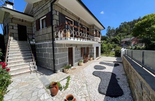 Bouro House | VILA GUIA in Valdreu
