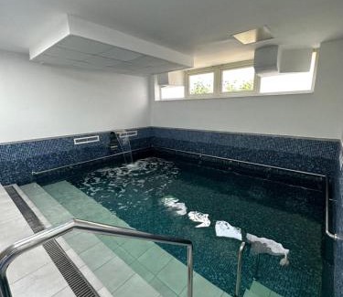 Caciulata Hotel | Vila Trandafirul si Liliacul